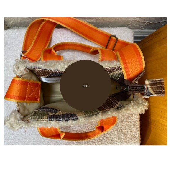 URBAN OUTFITTERS CAMO SHERPA MINI TOTE PURSE O/S - Picture 7 of 7